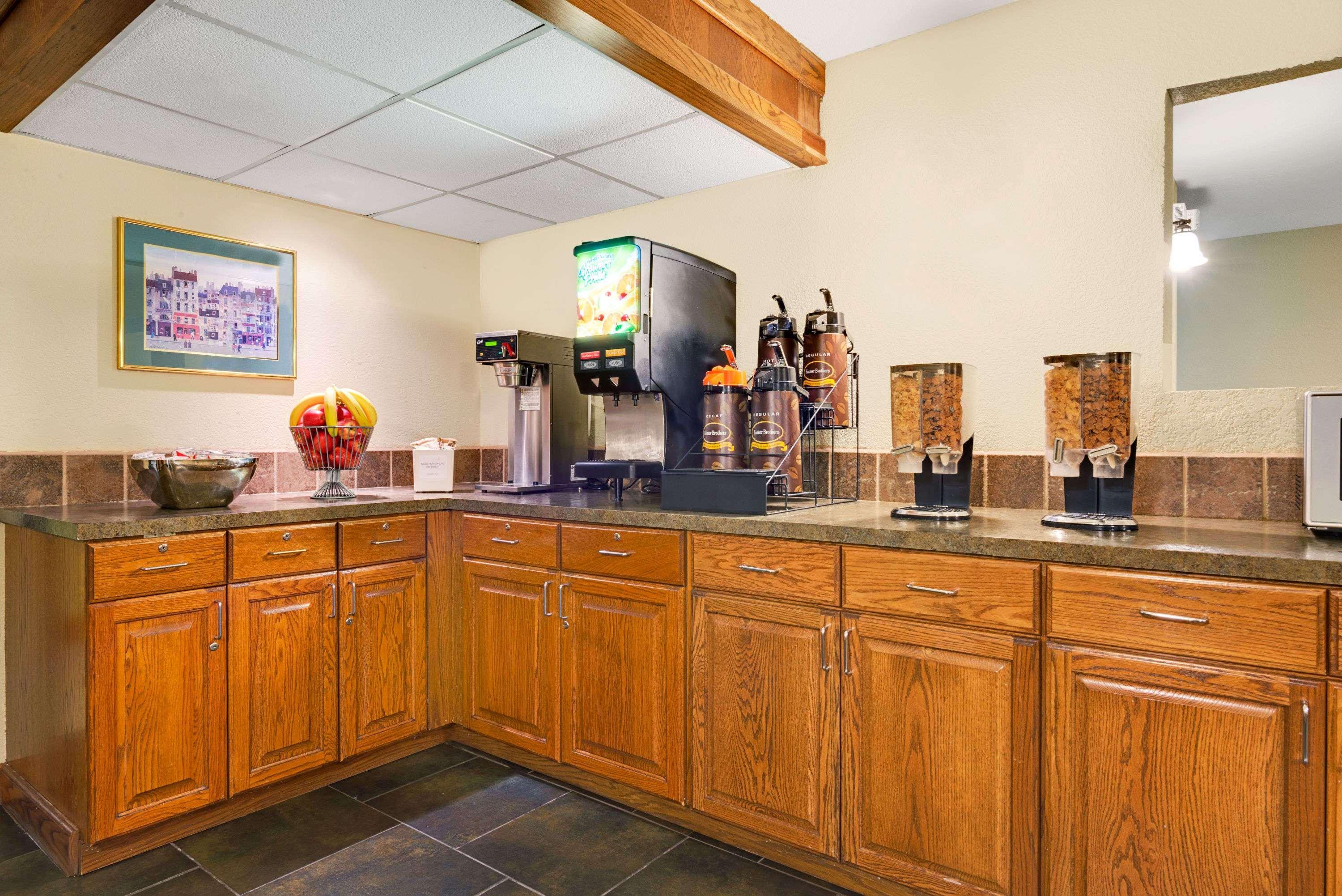 Spark By Hilton Wichita East Ngoại thất bức ảnh