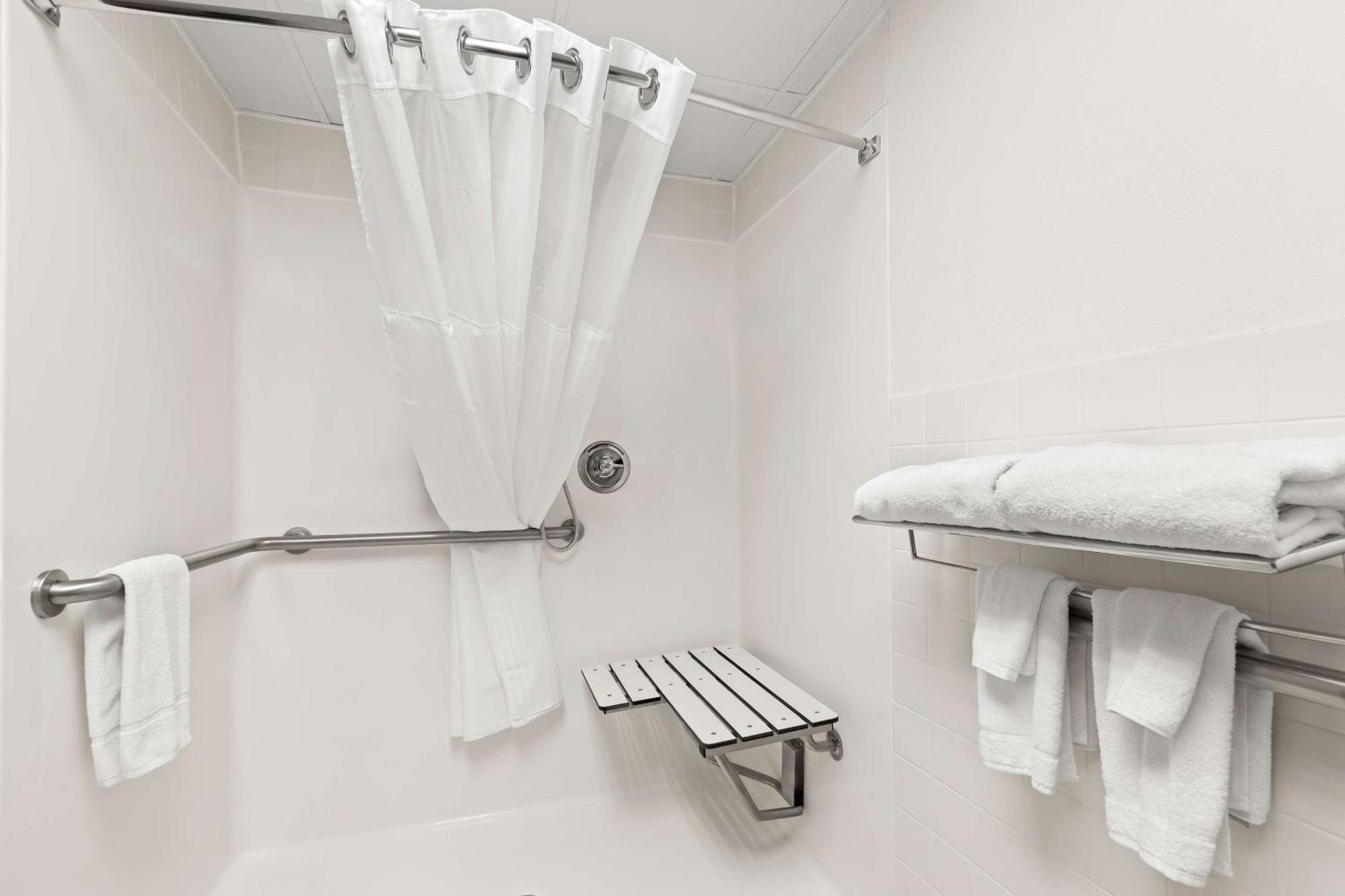 Spark By Hilton Wichita East Ngoại thất bức ảnh