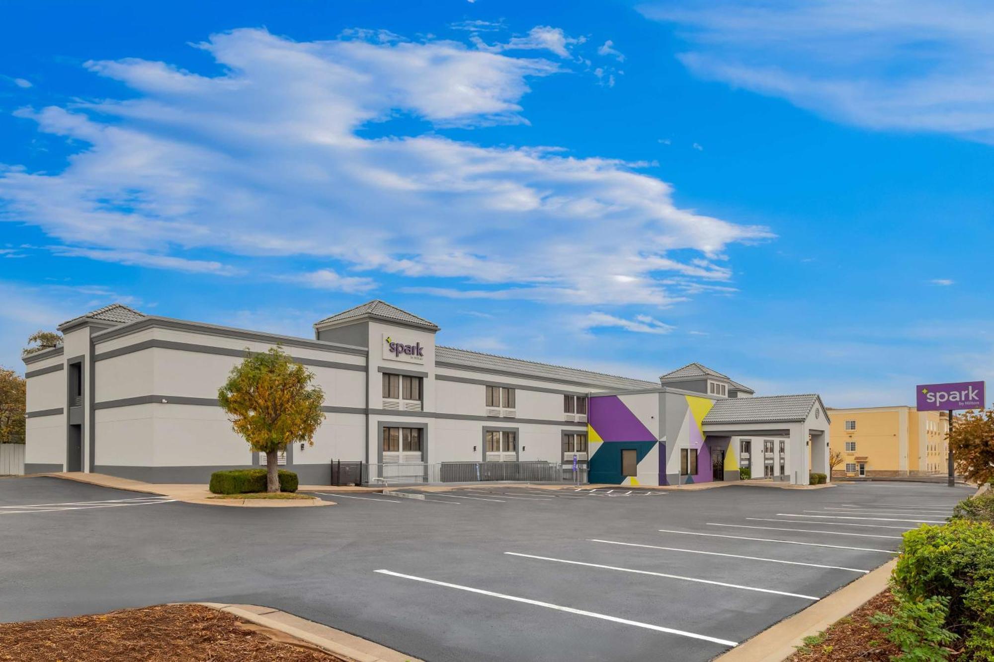 Spark By Hilton Wichita East Ngoại thất bức ảnh